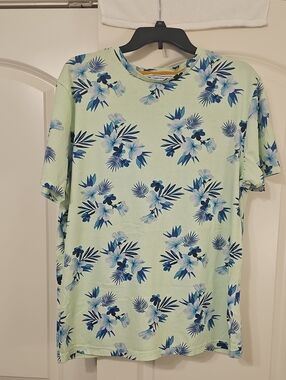 Cactus Floral Tee in Light Green and Blue